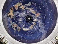 Die Kuppel im Islamischen Museum in Sharjah ist mit den Sternzeichen geschmückt