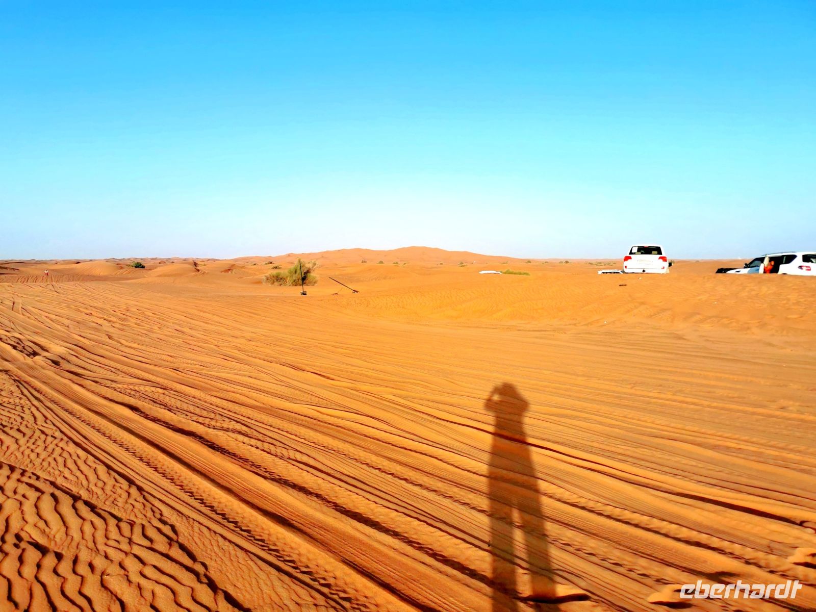 Schatten in der Wüste von Dubai 
