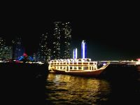 Am Abend mit einer Dhau die Marina entlangzufahren ist ein absolutes Highlight