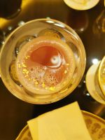 Rosenwasser mit Goldstaub im Emirates Palace Hotel 