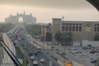 Fahrt mit Monorail Bahn