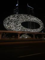 Museum der Zukunft bei Nacht