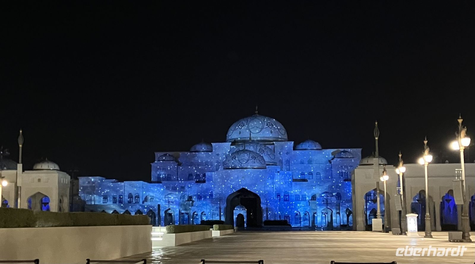 spektakuläre Lichtshow im Präsidentenpalast Abu Dhabi