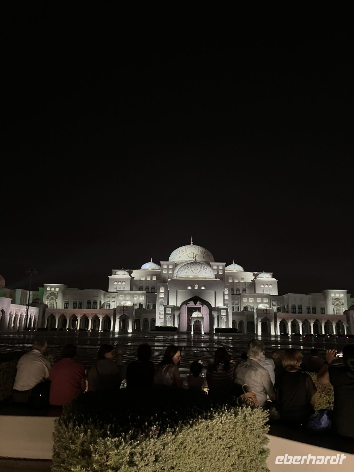 spektakuläre Lichtshow im Präsidentenpalast Abu Dhabi