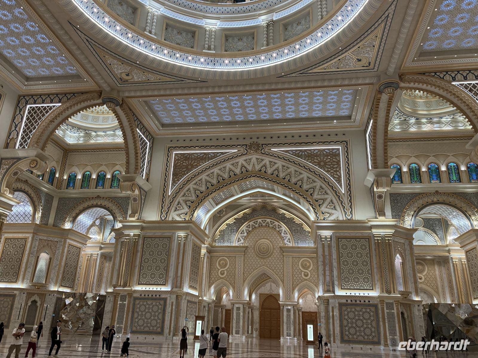 Eingangshalle des Präsidentenpalasts von Abu Dhabi 