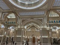 Eingangshalle des Präsidentenpalasts von Abu Dhabi 