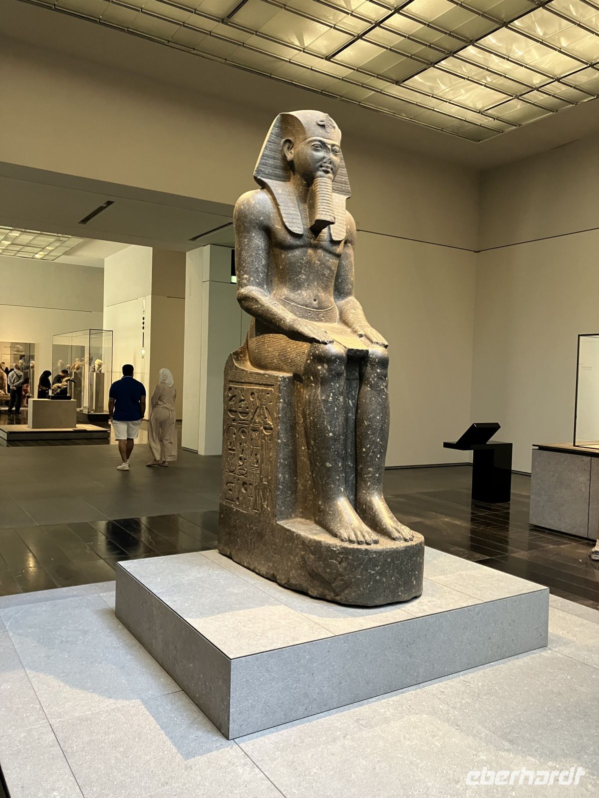Ausstellungstücke im Louvre Abu Dhabi