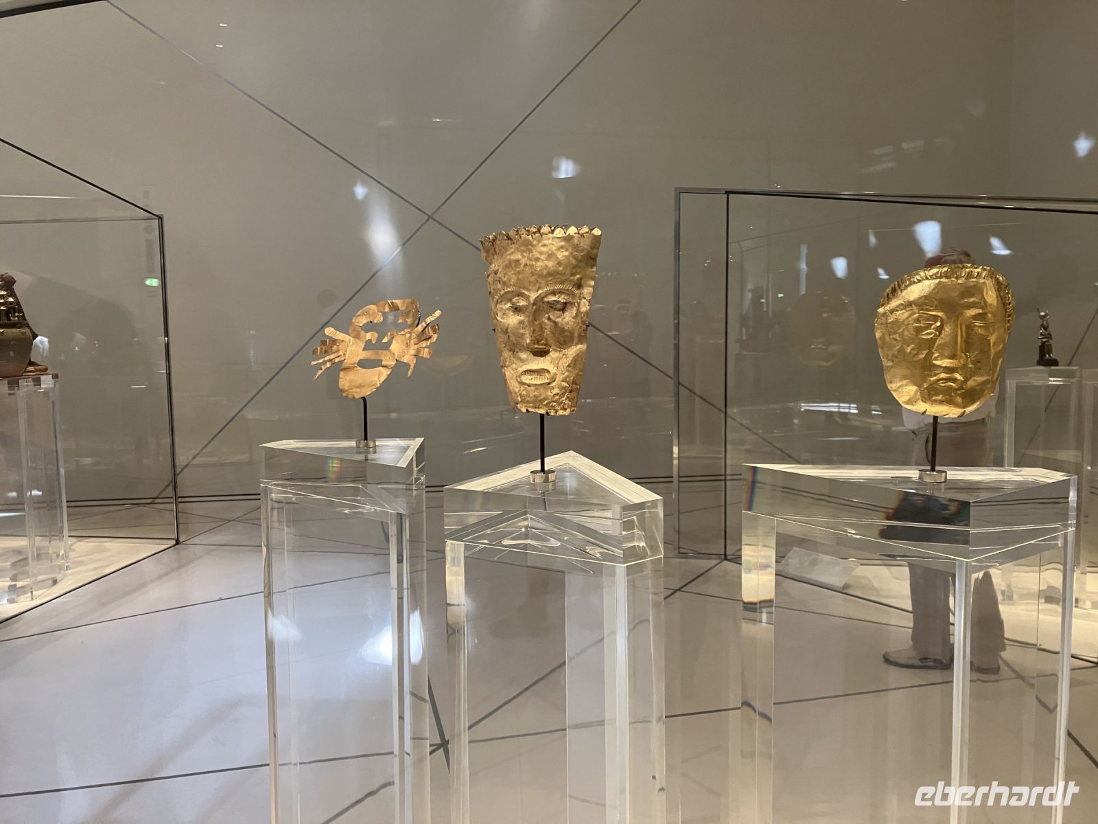 Ausstellungstücke im Louvre Abu Dhabi