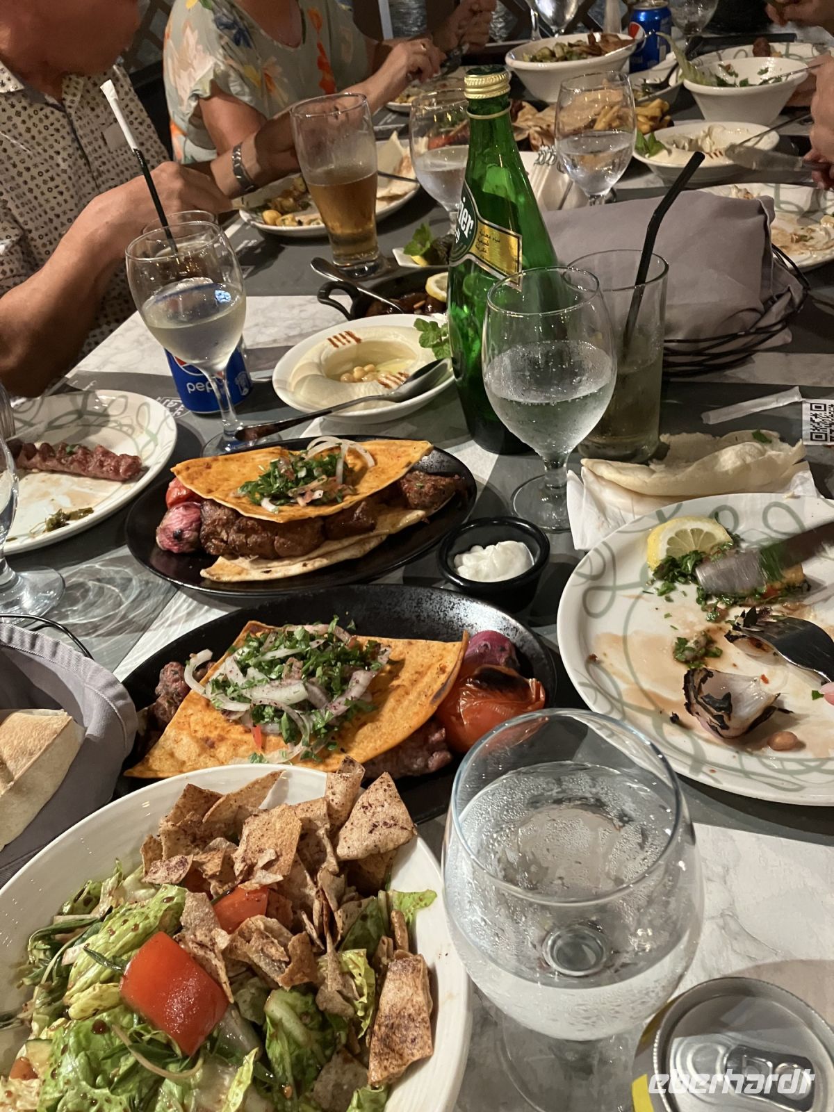 arabisches Abendessen & Musikalische Wasserspiele am Burj Khalifa als Umrahmung