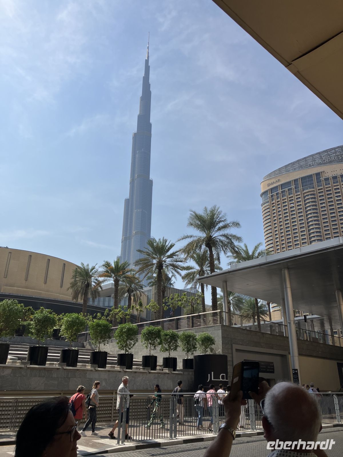 Dubai Mall mit Burj Khalifa im Hintergrund