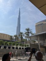 Dubai Mall mit Burj Khalifa im Hintergrund