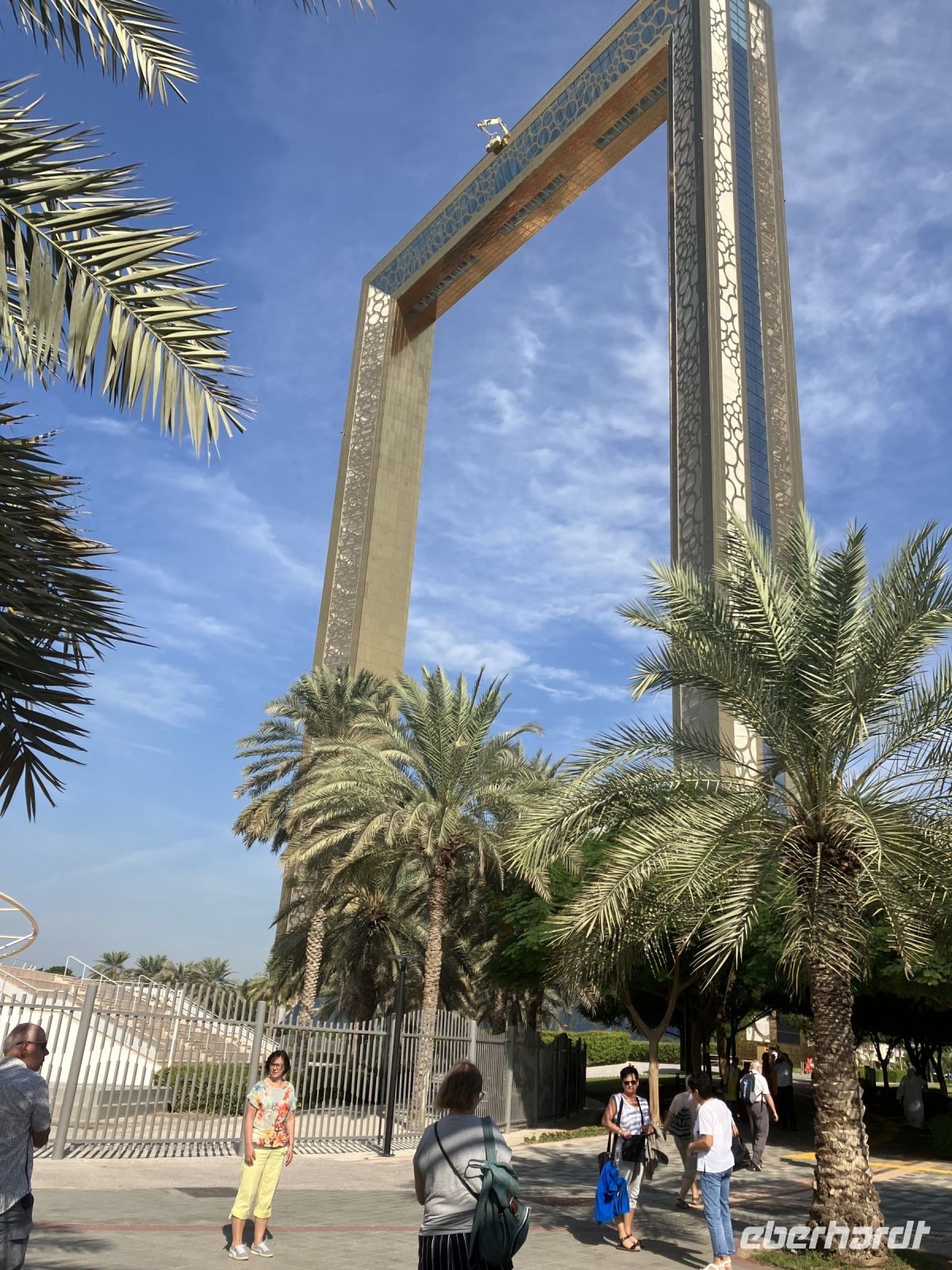 Eberhardt Travel Reisegruppe am Frame Dubai