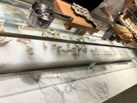 Dubai, Palm Jumeirah, Seafood Buffet des Saffron-Restaurants im Atlantis-Hotel