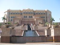 Das Emirates Palce in seiner vollen Pracht von außen