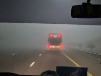Nebel auf der Fahrt zum Flughafen