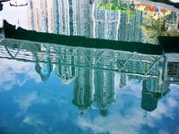 Das Spiegelbild der Dubai Marina