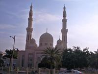 Neuer Tag hat begonnen mit einem Fotostopp an der Jumeirah Moschee