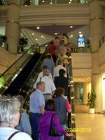 Mit der Rolltreppe geht es nach oben zum Restaurant.