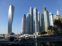 Dubai Marina mit Infinity-Tower