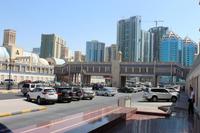 Skyline hinter dem Blauen Souk von Sharjah