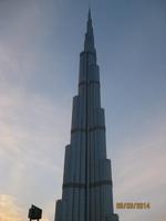 Der Burj Khalifa in seiner vollen Größe (828 Meter)