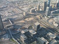 Blick auf Dubai aus dem 124. Stockwerk des Burj Khalifa