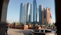 Blick vom Emirates Palace auf Ettihad Towers
