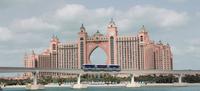 Das Atlantis Hotel und davor die Monorail, Dubai, Palm Jumeirah
