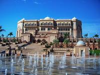 Jetzt gehen wir ins Emirates Palace