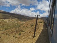 Fahrt mit den Zug in den Wolken