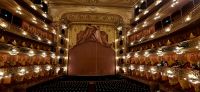 Die berühmte Opernbühne im Teatro Colon