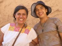 Mutter und Sohn habe ein Geschäft gemacht (Schmuck) Argentinien