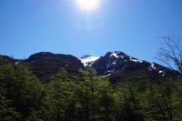 Die Sonne knallt ganz schön im Verbund mit den gleißenden Gletschern 