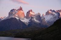 Sonnenaufgang am Torres del Paine-Massiv