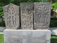 Etschmiadsin, Kreuzsteine