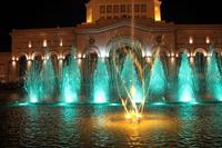 Licht- und Misikspiele am Platz der Republiken 