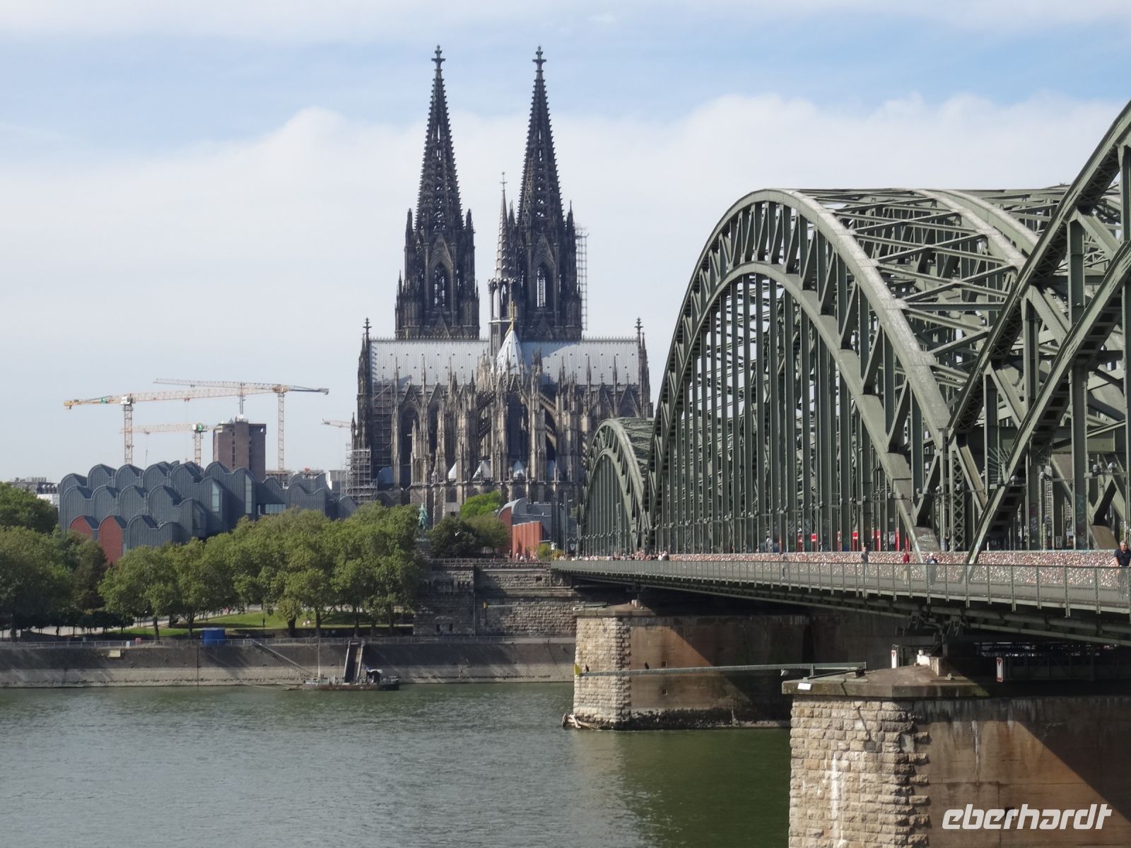 Köln - Deutzer Brücke mit Dom