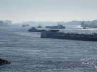 Emmerich - starker Verkehr auf dem Rhein