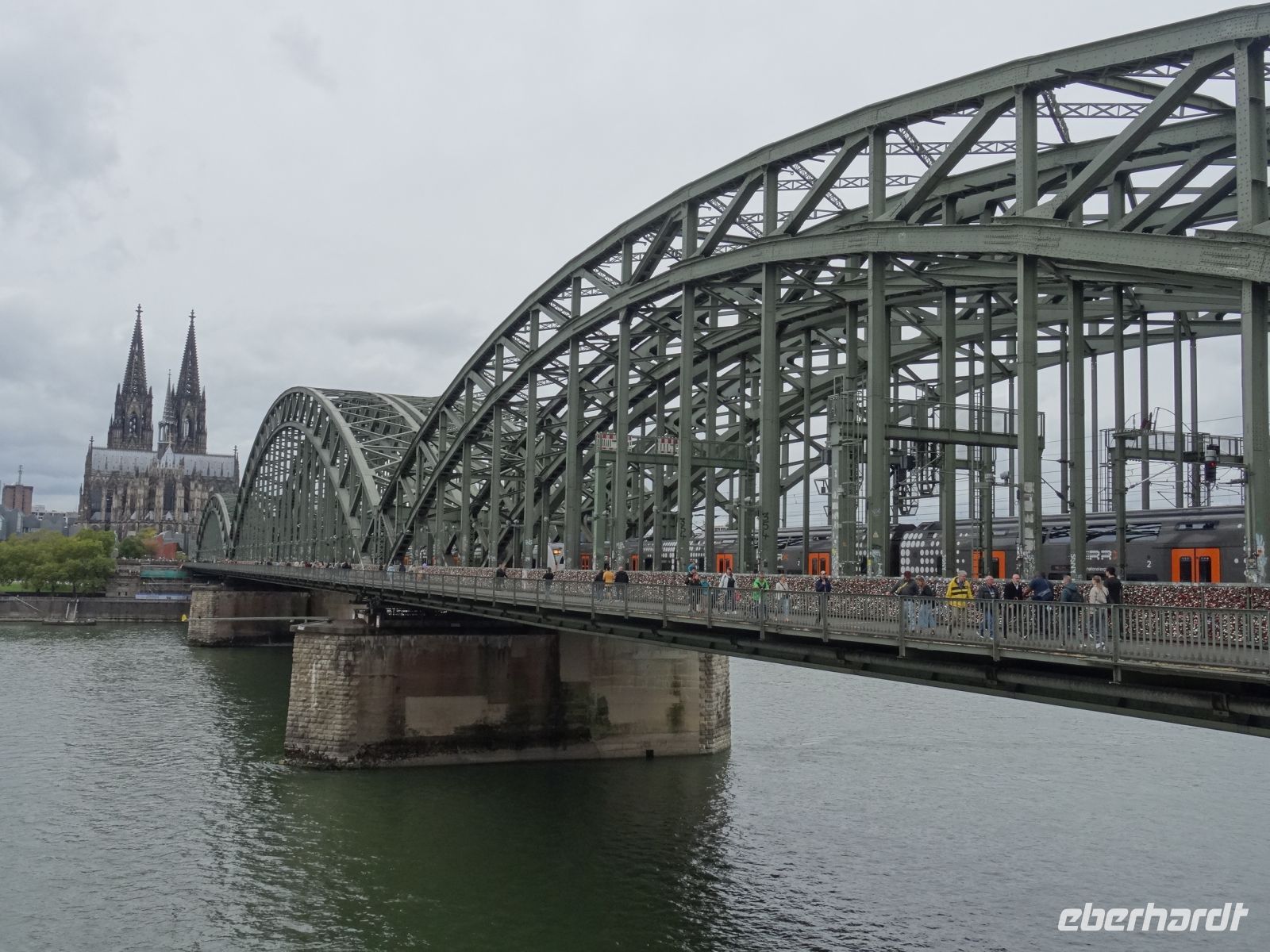 Köln - Hohenzollernbrücke mit Dom