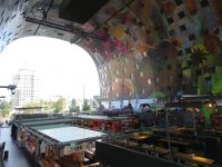 im Inneren der Markthalle von Rotterdam