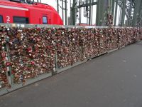 Köln - ein Meer von Liebesschlössern an der Hohenzollernbrücke