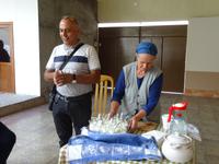 Schamachy: Joghurt-Herstellung bei einer Familie