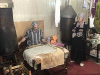 Bedrucken von Seidentüchern in Basgal