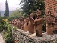 Kurioses vor dem Museum