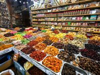 Laden mit Trockenfrüchten, Nüssen und Tee in Baku &ndash; &copy; Simone Willner (Eberhardt TRAVEL)