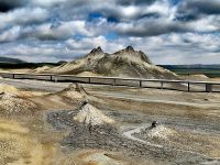 Sie schnaufen, röcheln und spucken, die Schlammvulkane von Qobustan &ndash; &copy; Simone Willner (Eberhardt TRAVEL)