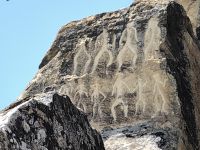 Tanzende Menschen, Felsbilder von Qobustan &ndash; &copy; Simone Willner (Eberhardt TRAVEL)