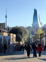 Kulisse von Baku &ndash; &copy; Simone Willner (Eberhardt TRAVEL)