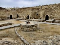 Im Ateschgah, dem Feuertempel der Halbinsel Apscheron &ndash; &copy; Simone Willner (Eberhardt TRAVEL)