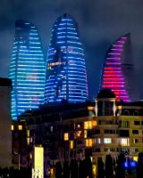 Die Flame Towers, Skyline von Baku &ndash; &copy; Simone Willner (Eberhardt TRAVEL)